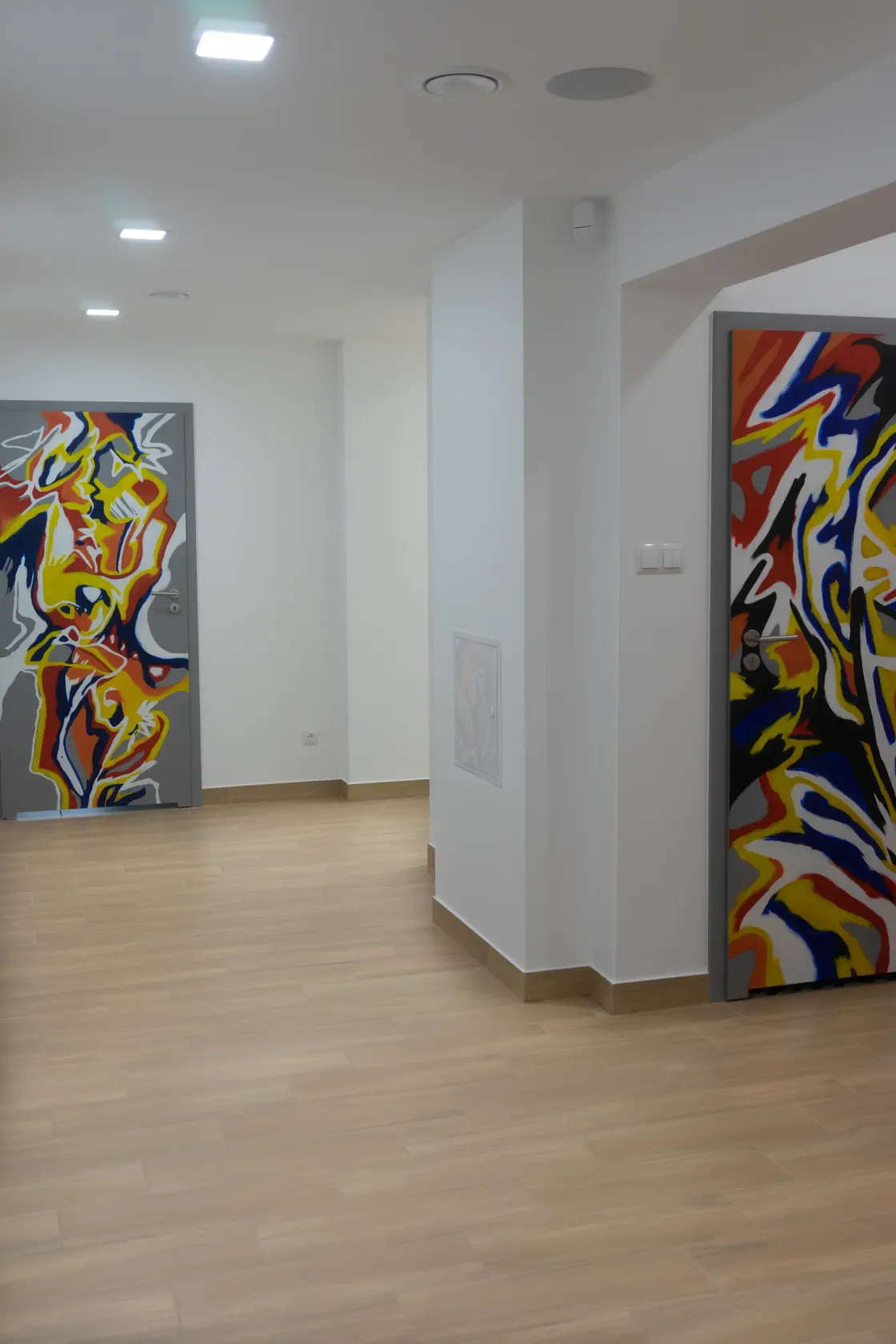 De Cute clinic interior — hallway